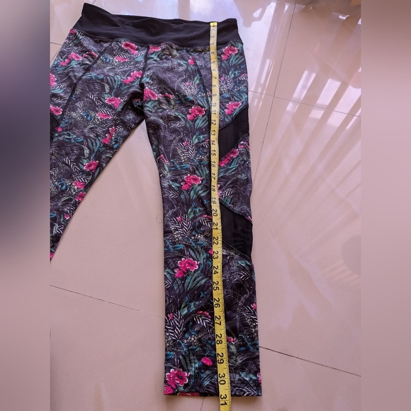 VOGO Athletica Floral & Leaf Rainforest Leggings elastic waist size L black - Picture 8 of 10
